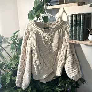 THE COZIEST CABLE KNIT!